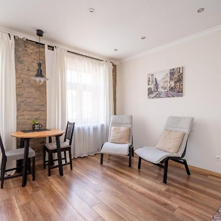 Top-Floor Studio With Courtyard View In Unesco Area, Murnieku Street Residence リガ エクステリア 写真