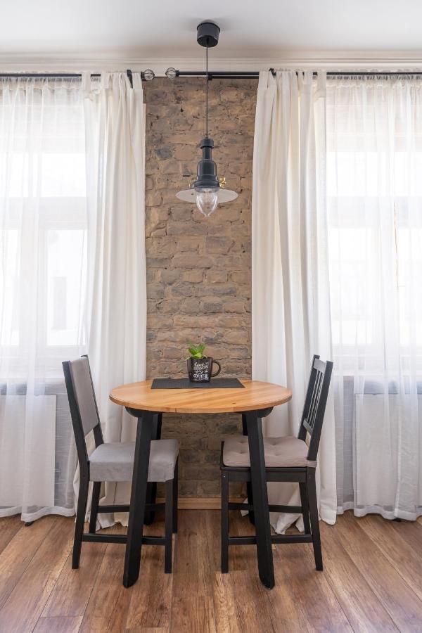 Top-Floor Studio With Courtyard View In Unesco Area, Murnieku Street Residence リガ エクステリア 写真