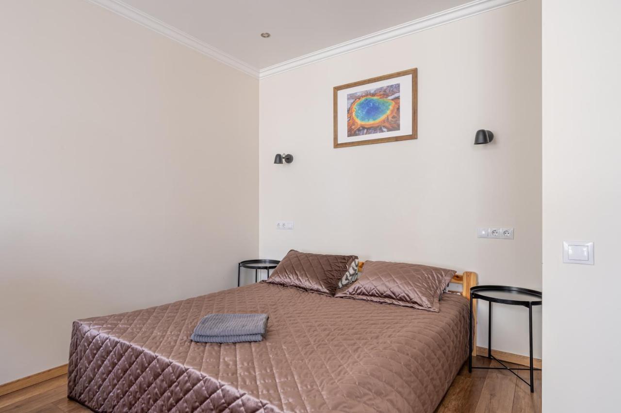 Top-Floor Studio With Courtyard View In Unesco Area, Murnieku Street Residence リガ エクステリア 写真