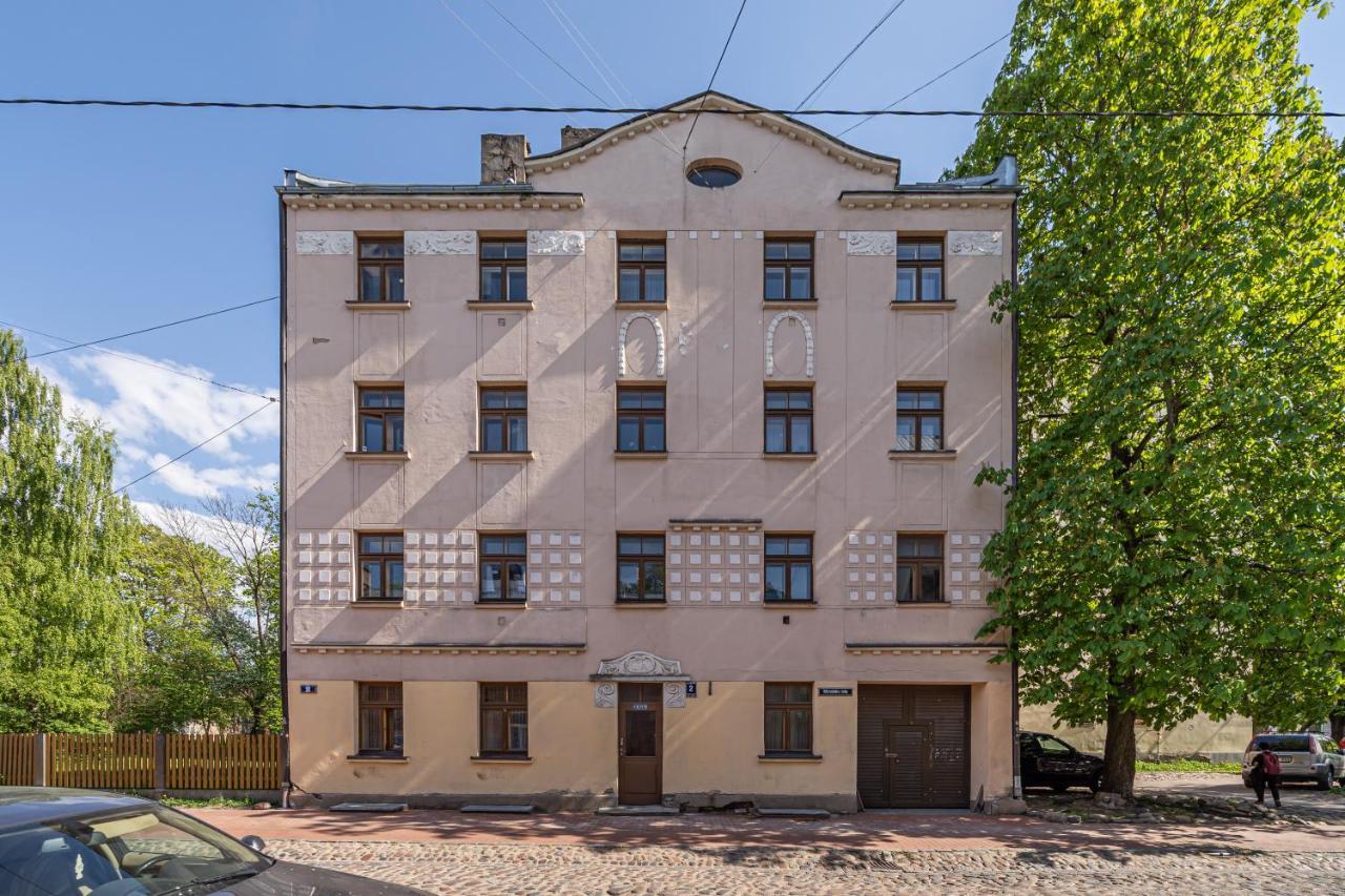 Top-Floor Studio With Courtyard View In Unesco Area, Murnieku Street Residence リガ エクステリア 写真