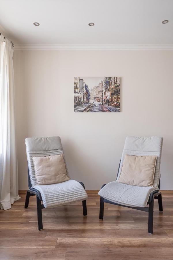 Top-Floor Studio With Courtyard View In Unesco Area, Murnieku Street Residence リガ エクステリア 写真