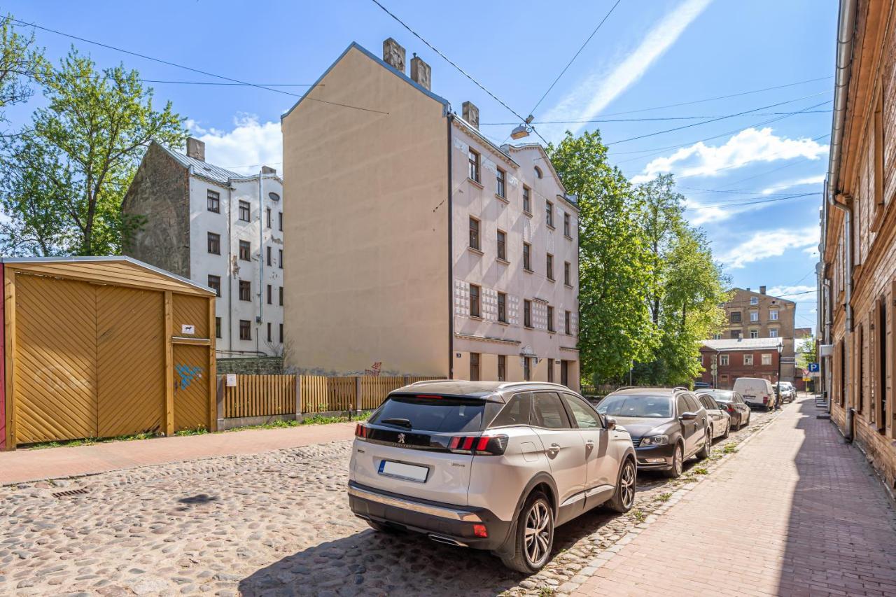 Top-Floor Studio With Courtyard View In Unesco Area, Murnieku Street Residence リガ エクステリア 写真